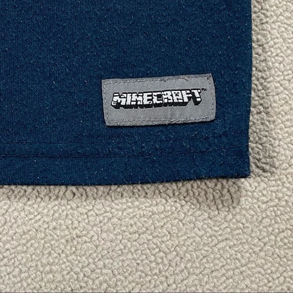 Boys medium & 10/12 pj shirts, Minecraft & Star Wars. All about same size - Picture 11 of 12